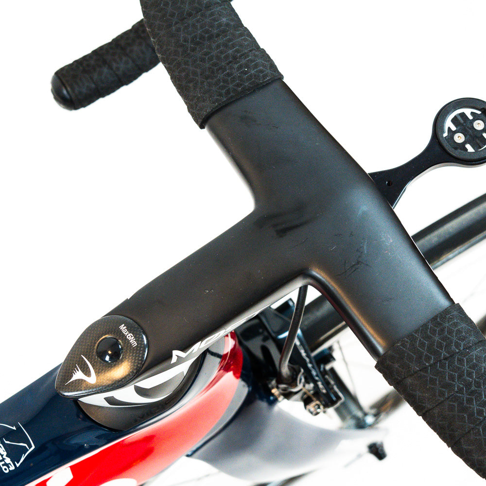 Cable Routing Systems and ultra-light carbon fiber's handlebars developed  with team Jumbo Visma